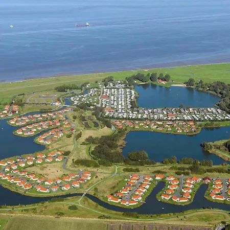 Two-bedroom Holiday In 4 Holiday home *
