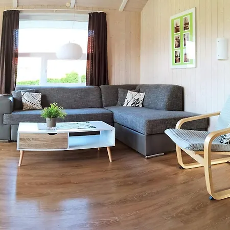 Two-bedroom Holiday In 4 Holiday home *