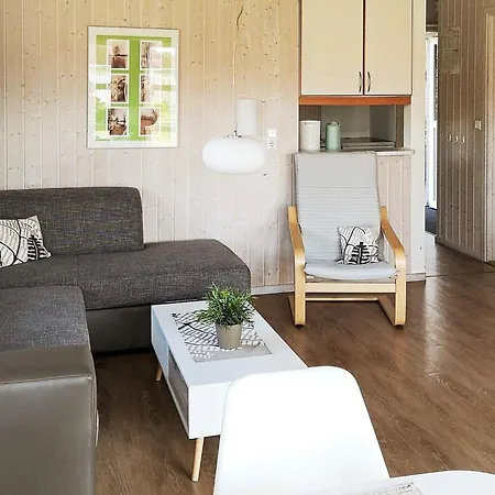 Two-bedroom Holiday In 4 *