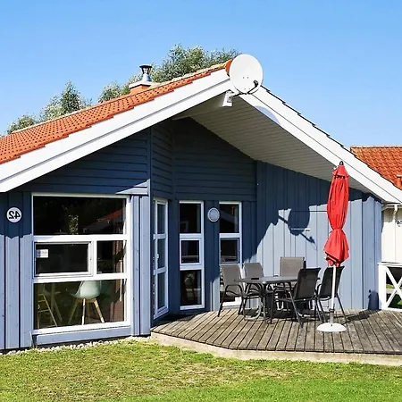 Holiday home Two-bedroom Holiday In 4